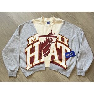 Ultra Game NWT Maimi Heat Crewneck Cropped Women's M Oversized Sweatshirt NBA